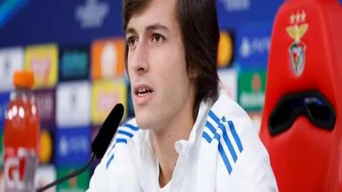 美日女足半场战平，日本进攻受制，美国主导比赛节奏