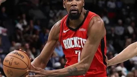 激情对决！曼城豪强对阵水晶宫，福登领航，赖因德斯镇守，哈兰德与谢尔基力战绿茵场